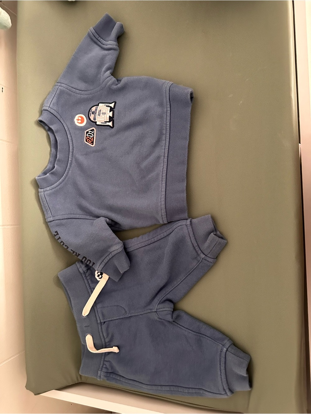 GAP Slate Blue Sweatshirt & Jogger Set